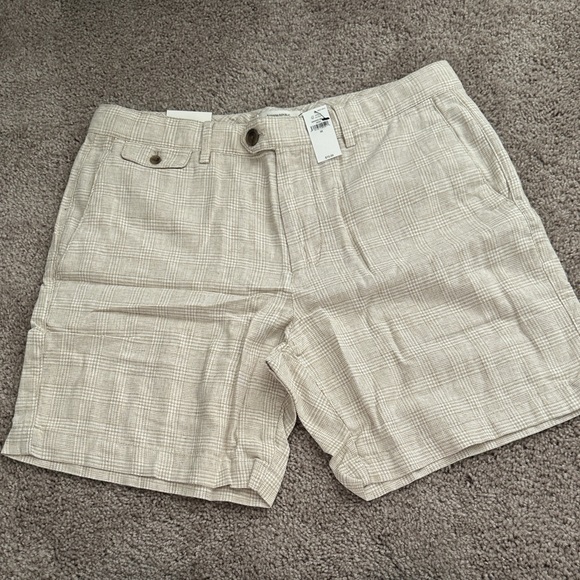 Banana Republic Men’s Linen Blend 7” Shorts. Size 32. NWT - Picture 1 of 4